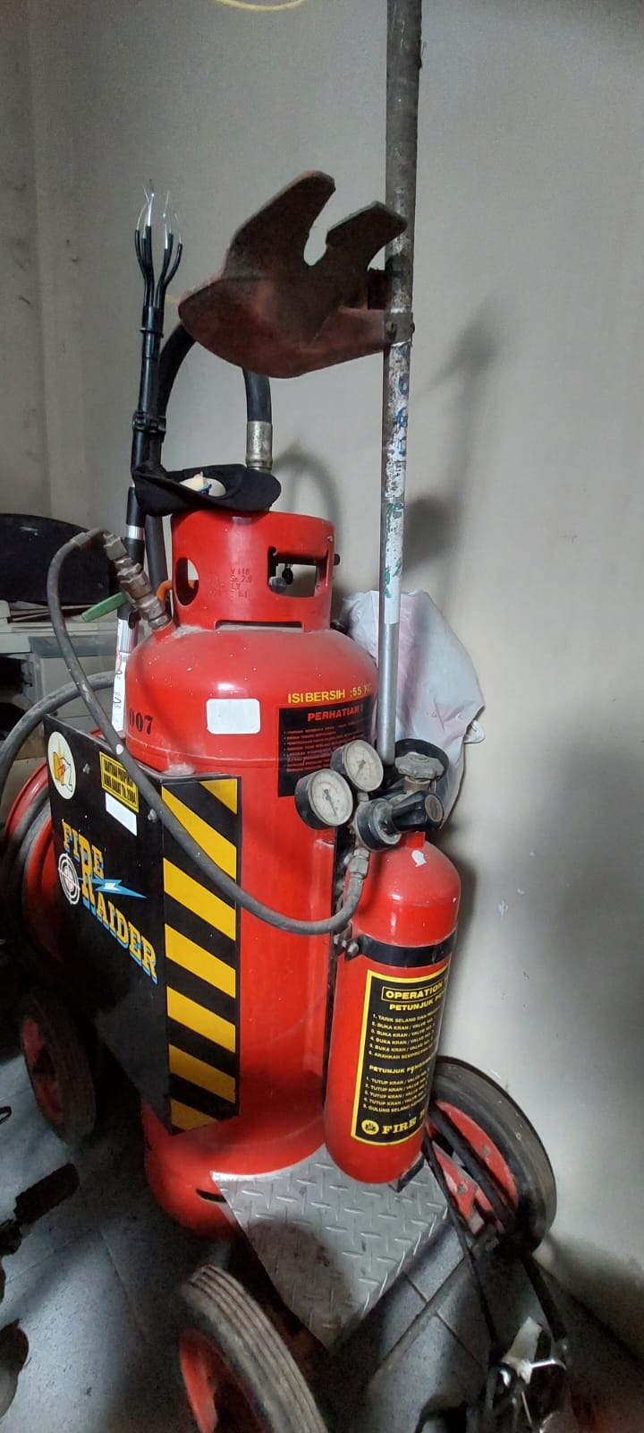 alat pemadam api.jpeg