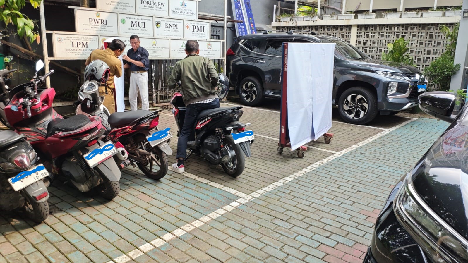tempat parkir.jpeg