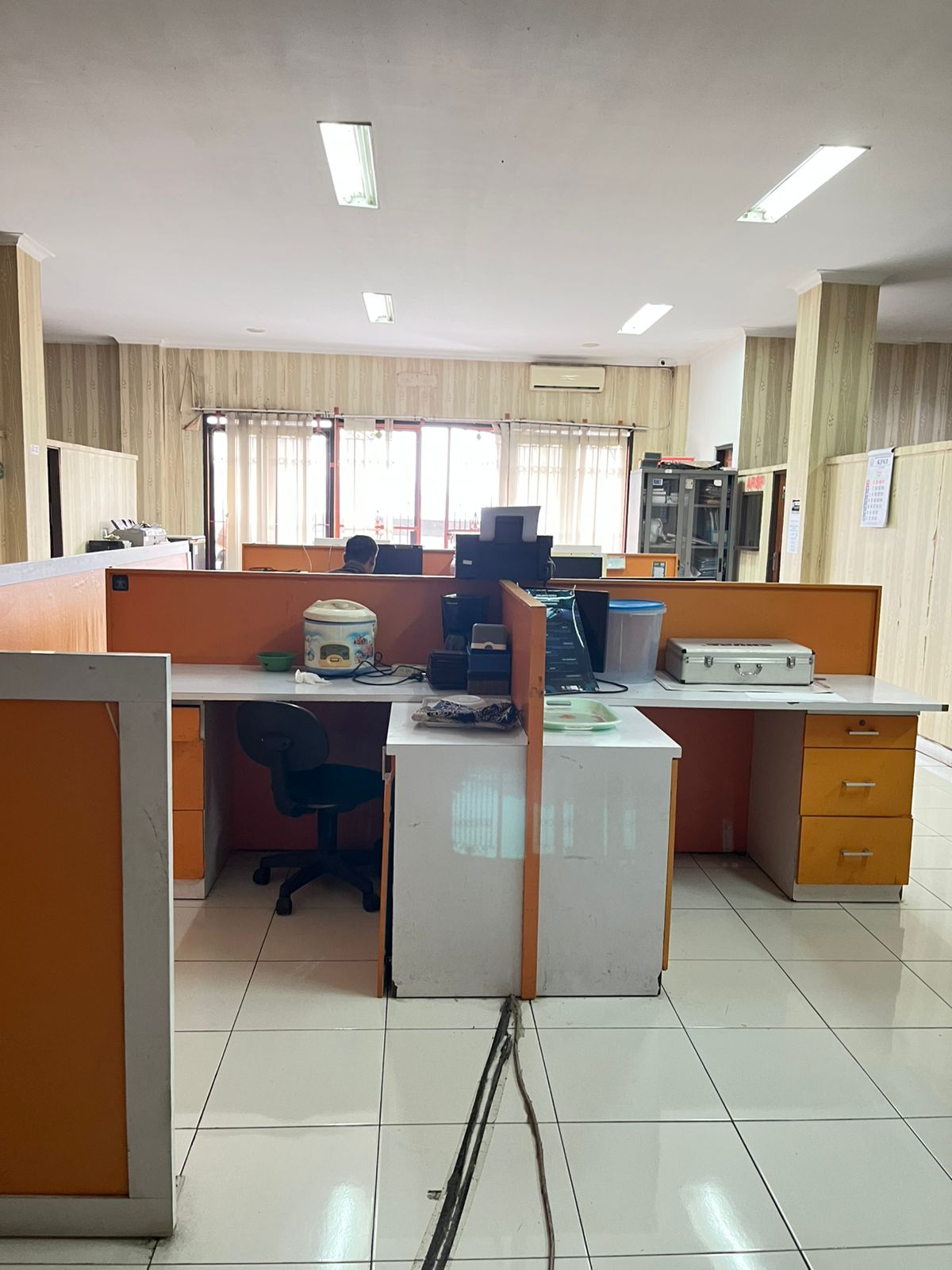 RUANGAN SEKRETARIAT-1.jpg