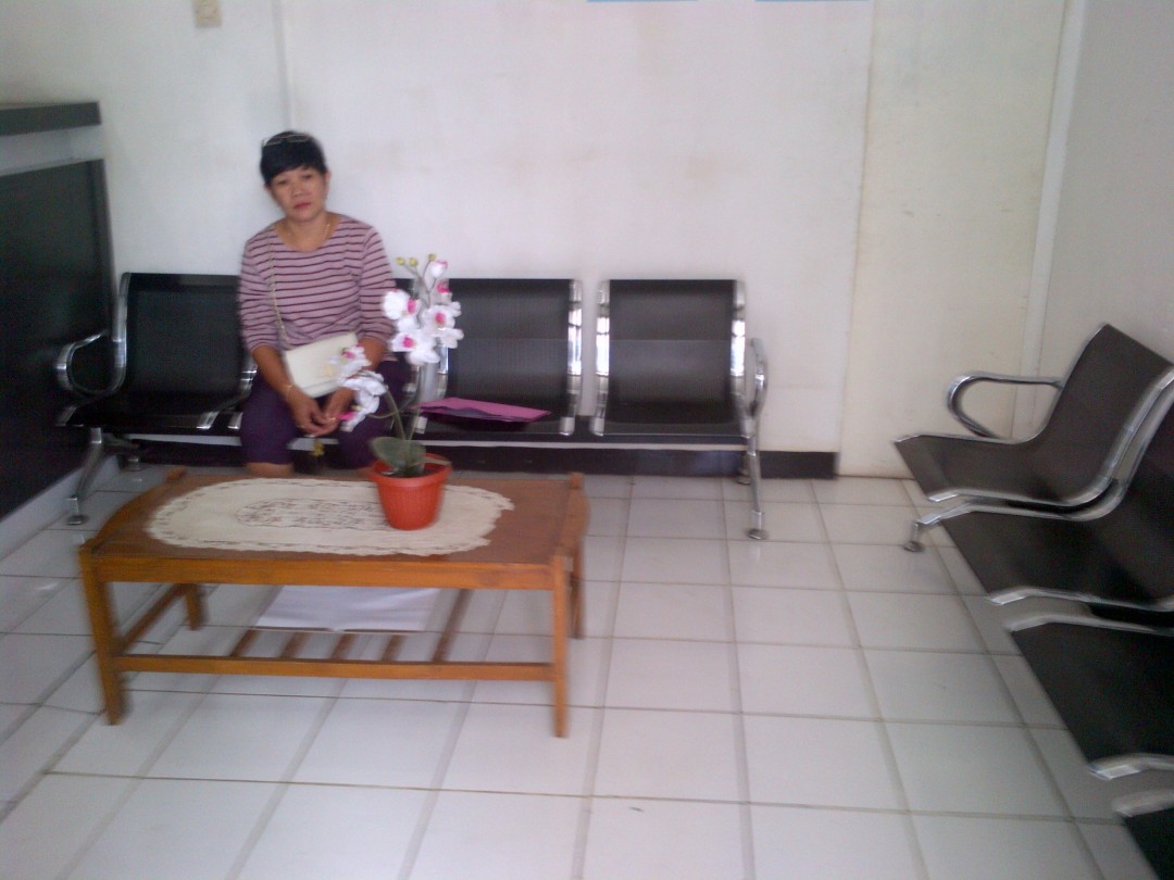 ruang tunggu kursi.jpg