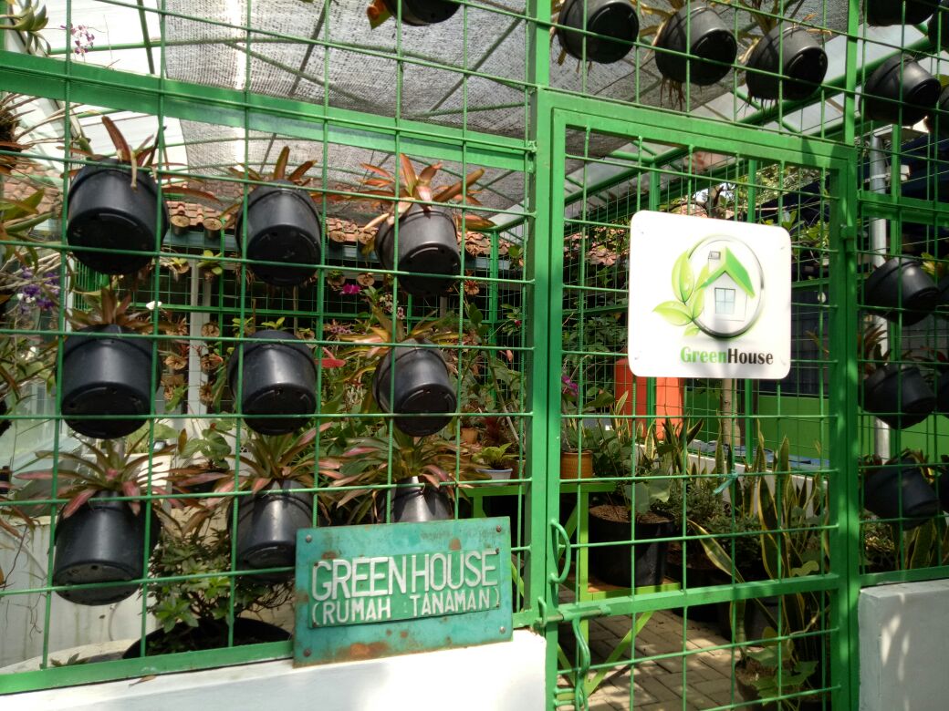 GREEN HOUSE (RUMAH KEBUN).jpg