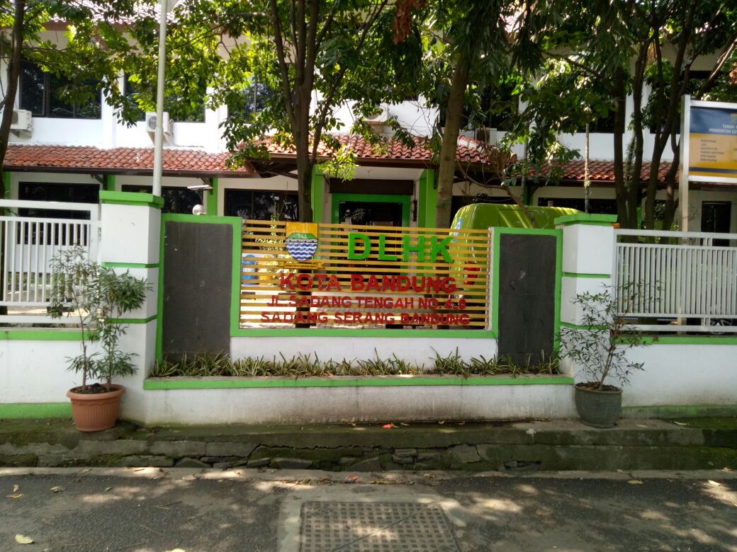 PAPAN PENANDA GEDUNG KANTOR DLHK.jpg