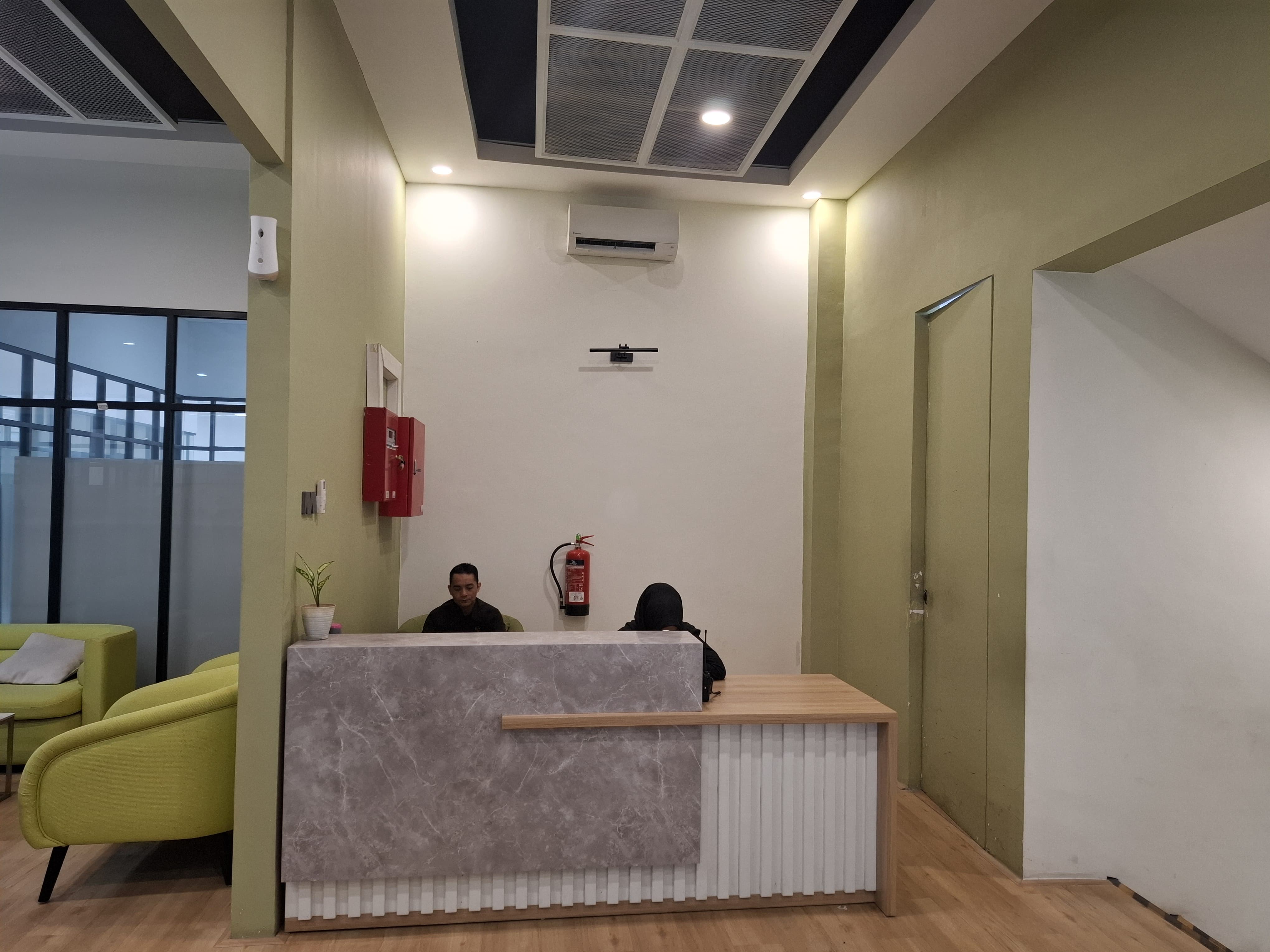 lobby 1.jpg