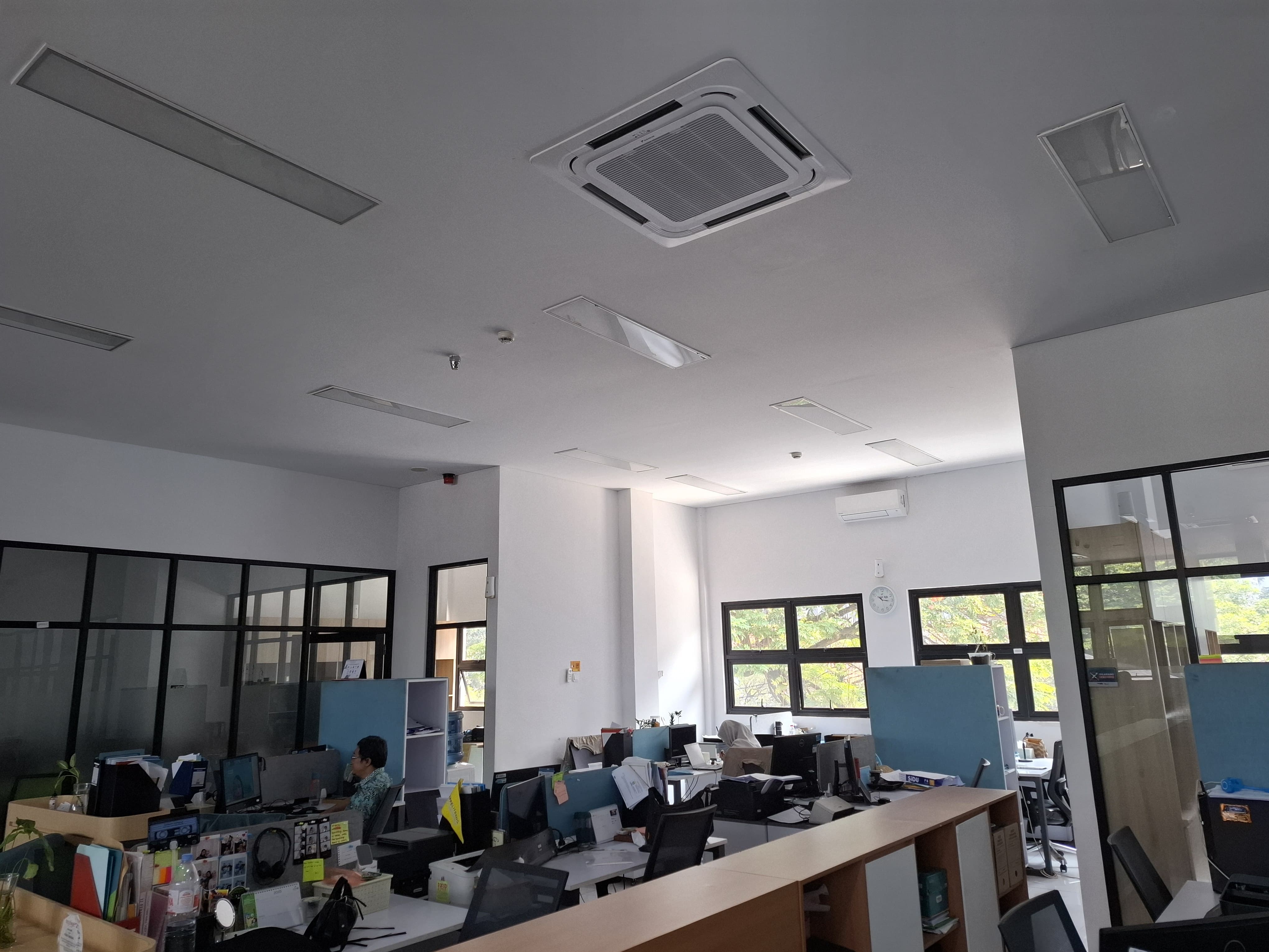 R. Kerja 1.jpg