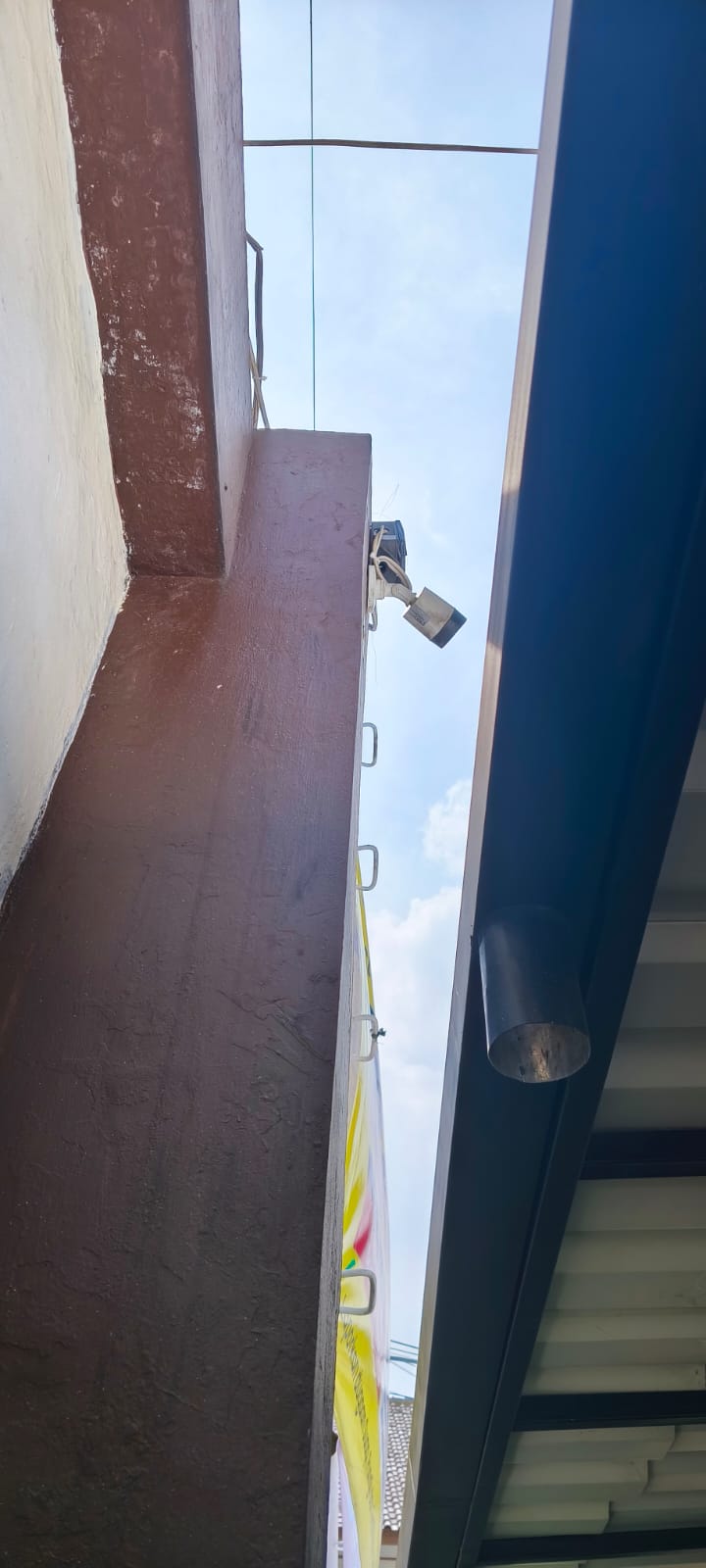 CCTV Area Parkir Mobil.jpeg