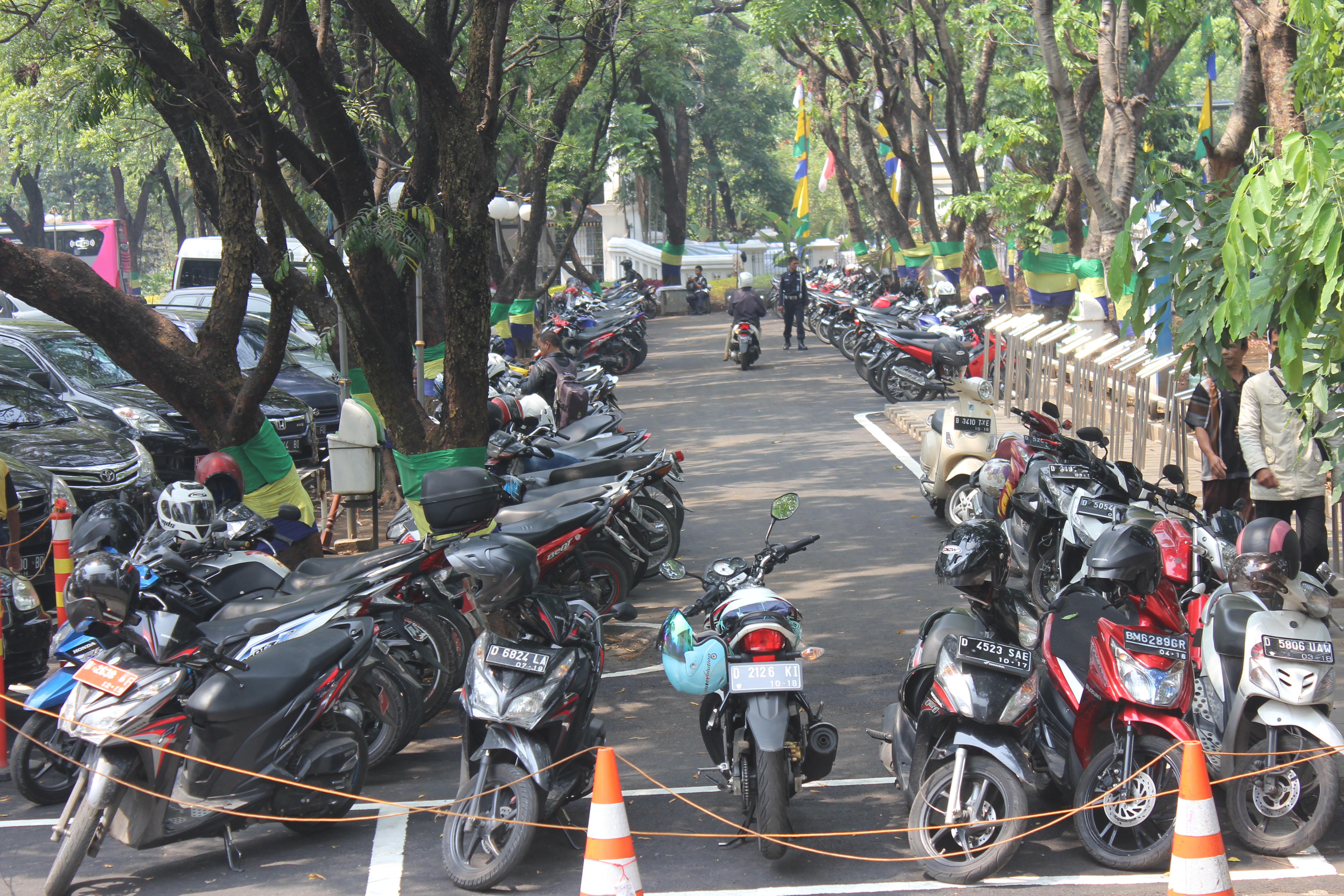 PARKIR MOTOR.JPG