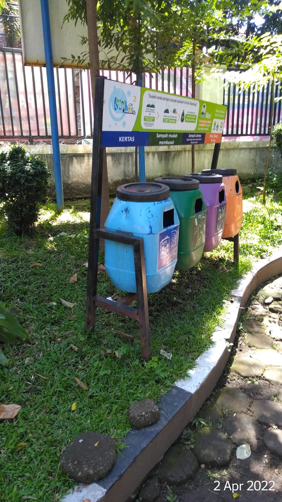 TEMPAT SAMPAH.jpg