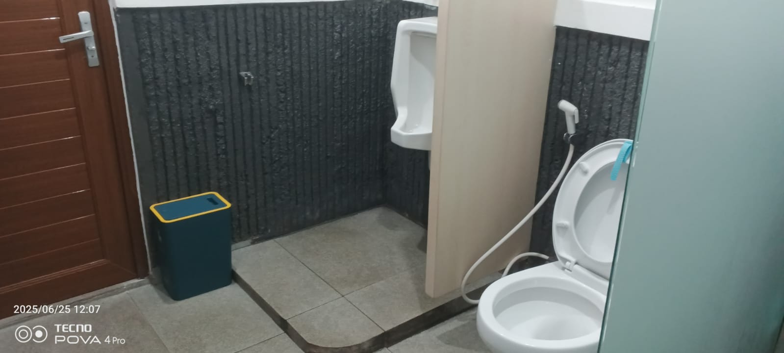 Toilet 2a.jpg