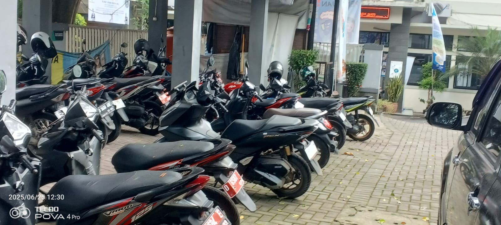 Parkir Motor.jpg
