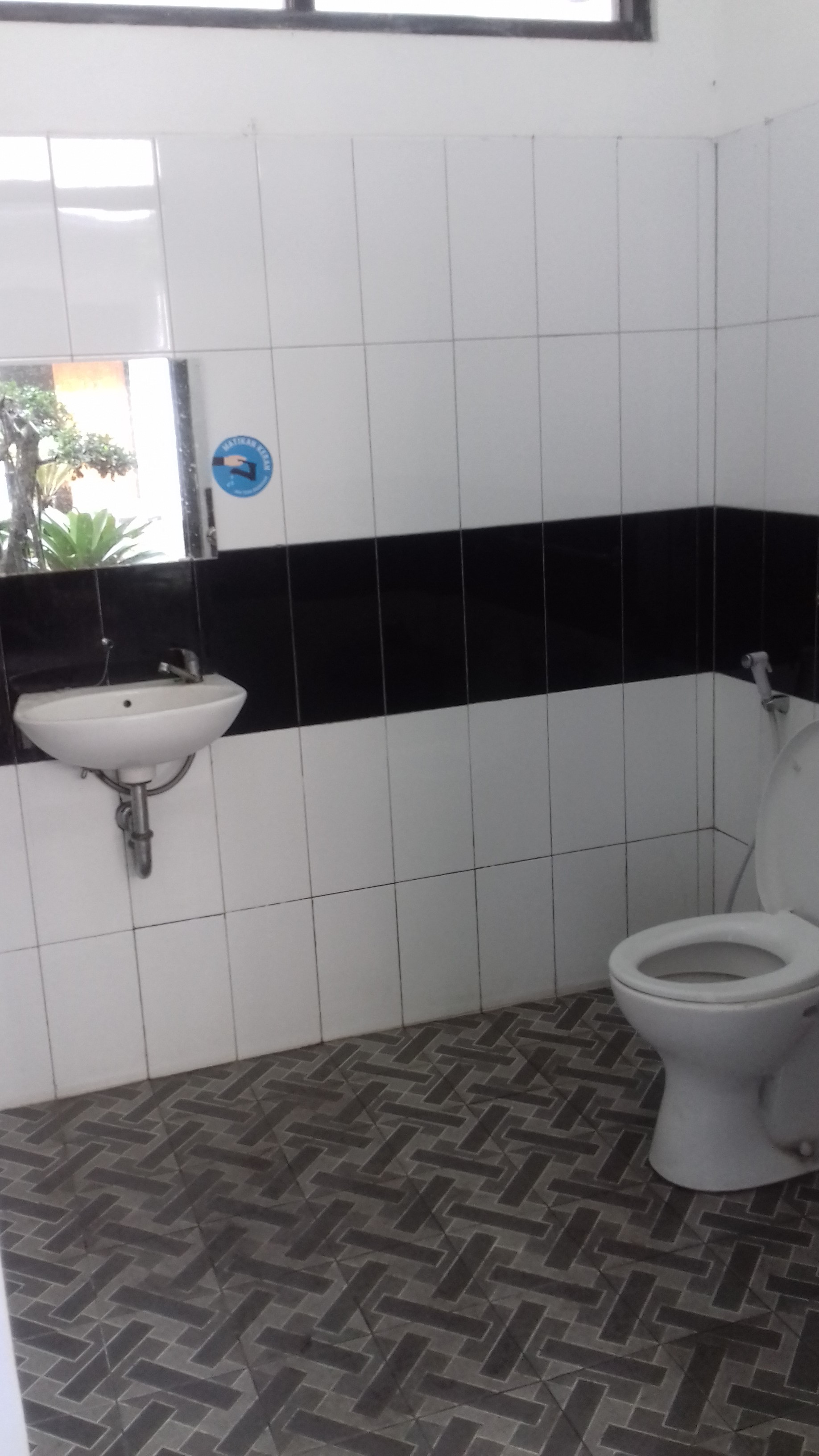 toilet 3.jpg