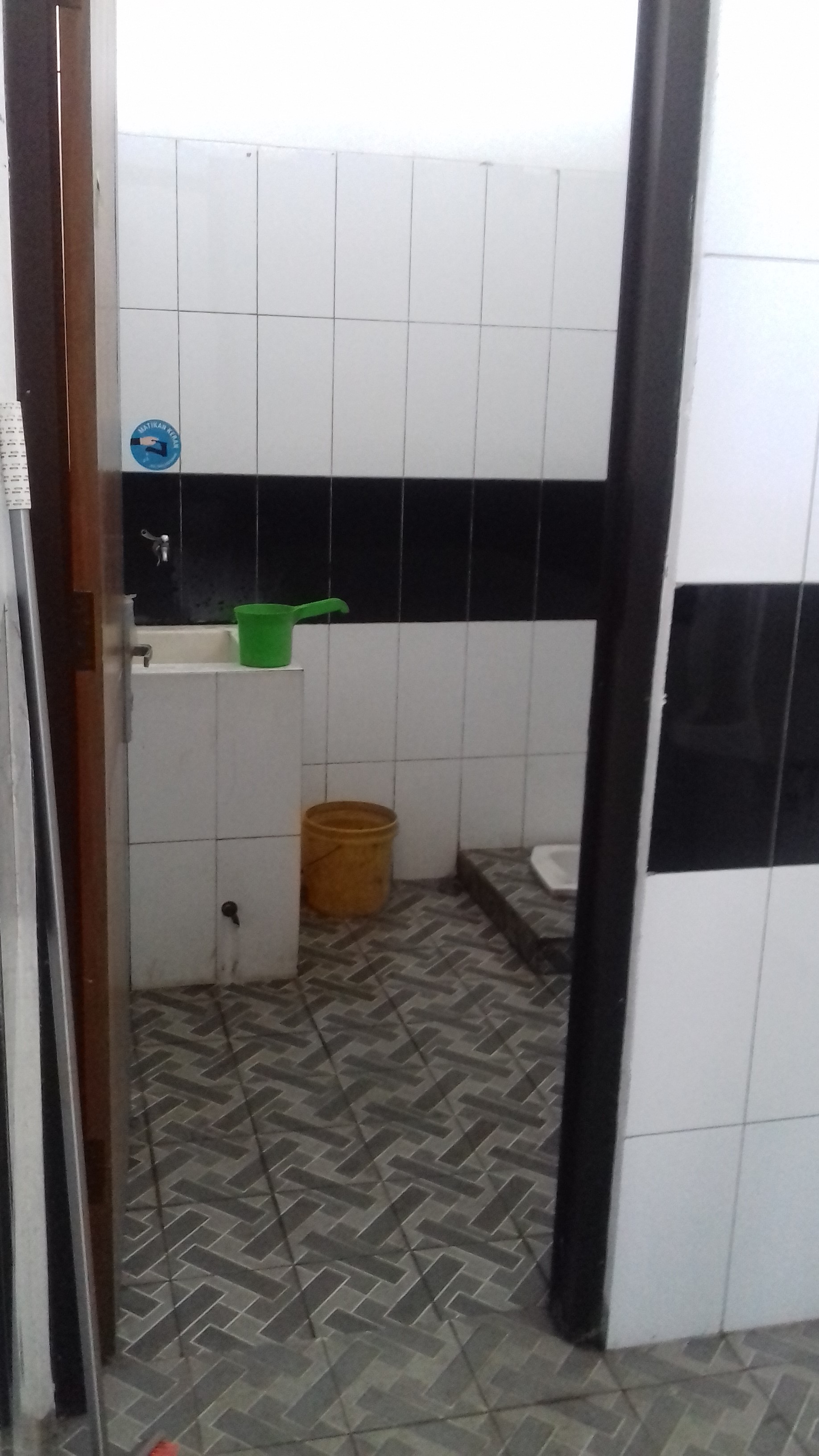 toilet 4.jpg