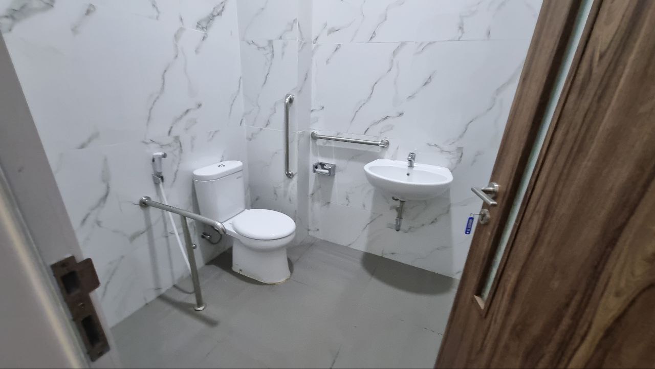 toilet disabil.jpg