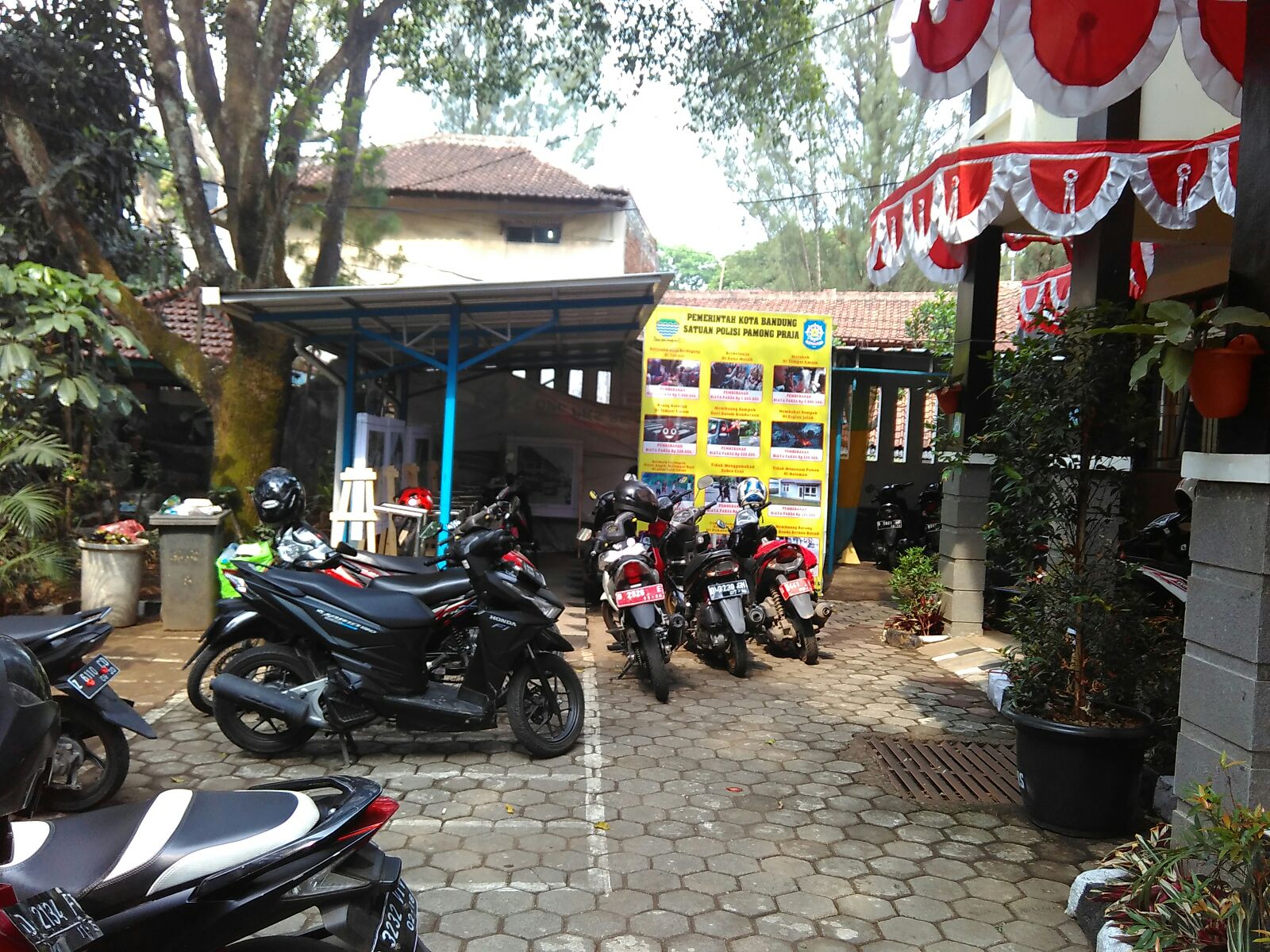 Tempat Parkir.jpg