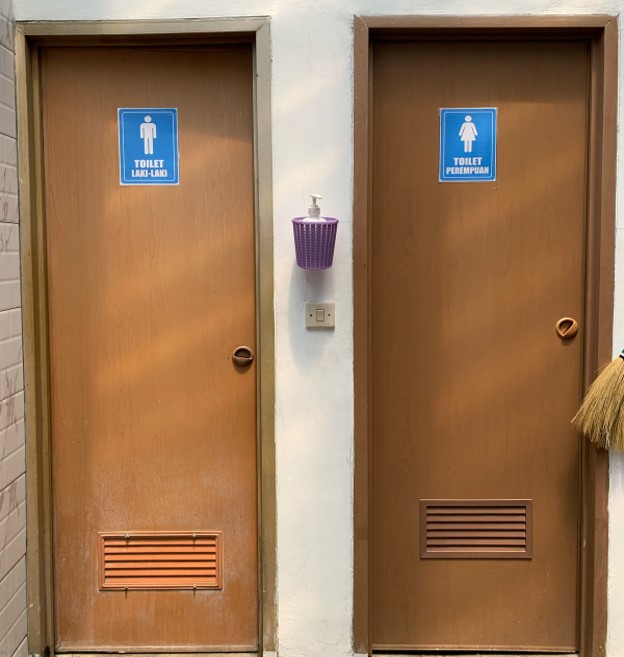 Toilet.jpg